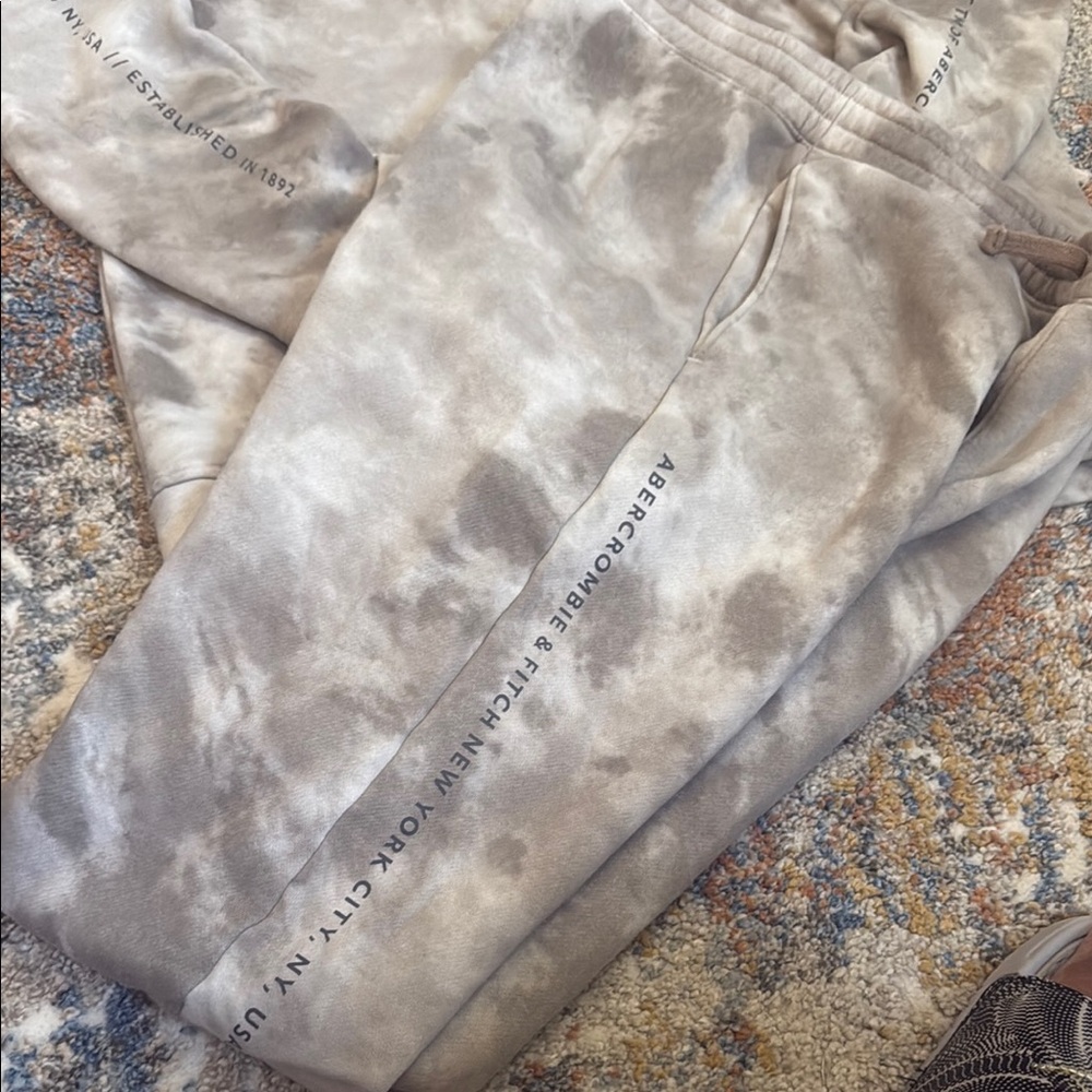 Abercrombie & Fitch Gray Tie-Dye Teen Sweatpants ONLY